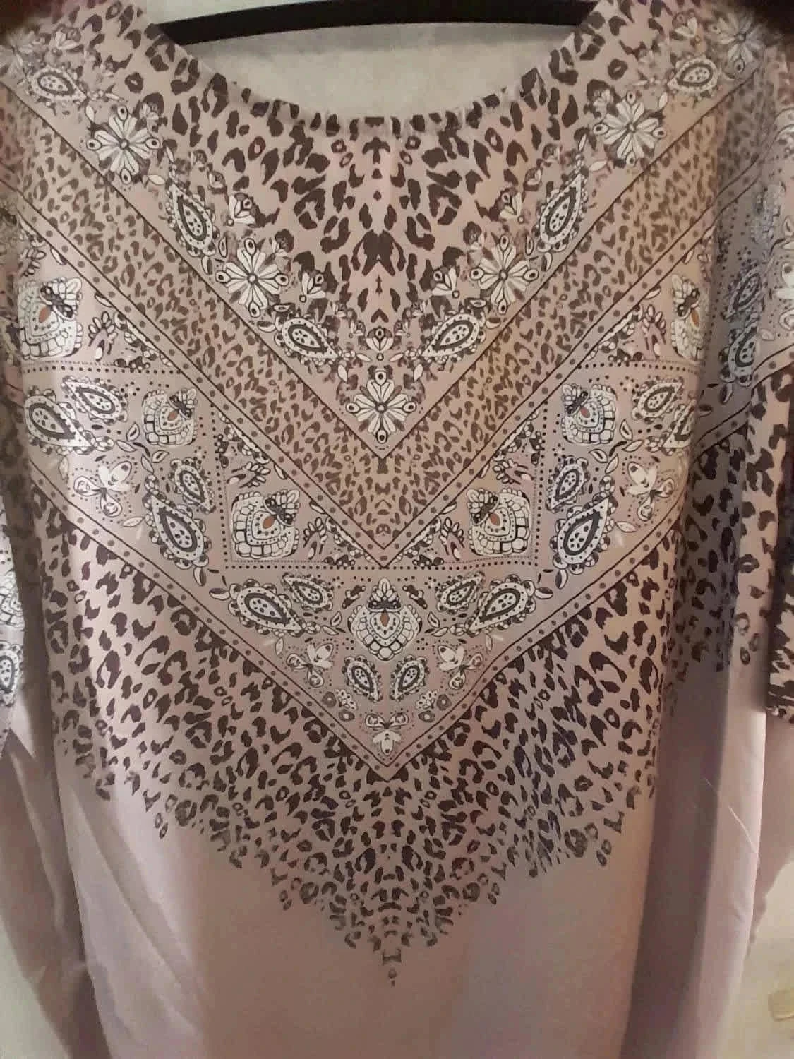 Top bege estampado, tamanho 7XL, estilo Boêmia – photo 3